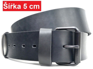Široký kožený pásek s černou přezkou