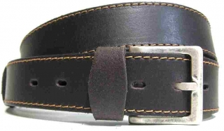 Hnědý kožený opasek