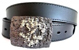 Kožený opasek s lebkou